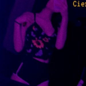 Meet your Posher, Cierra